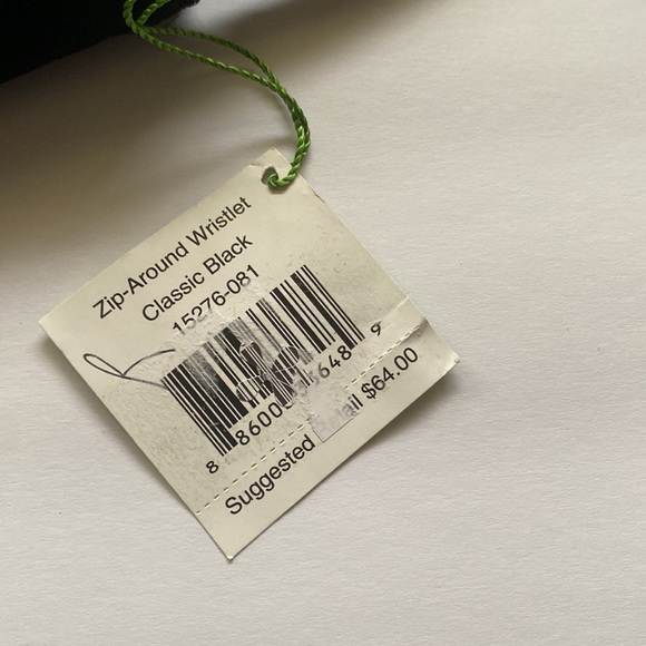 NWT Vera Bradley zip-around black quilted wristlet wallet - Picture 5 of 9